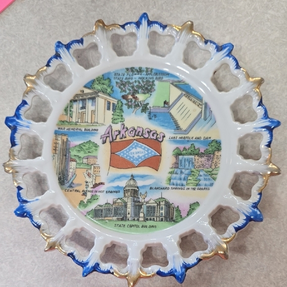 Arkansas Souvenir Decorative Plate - Picture 1 of 3
